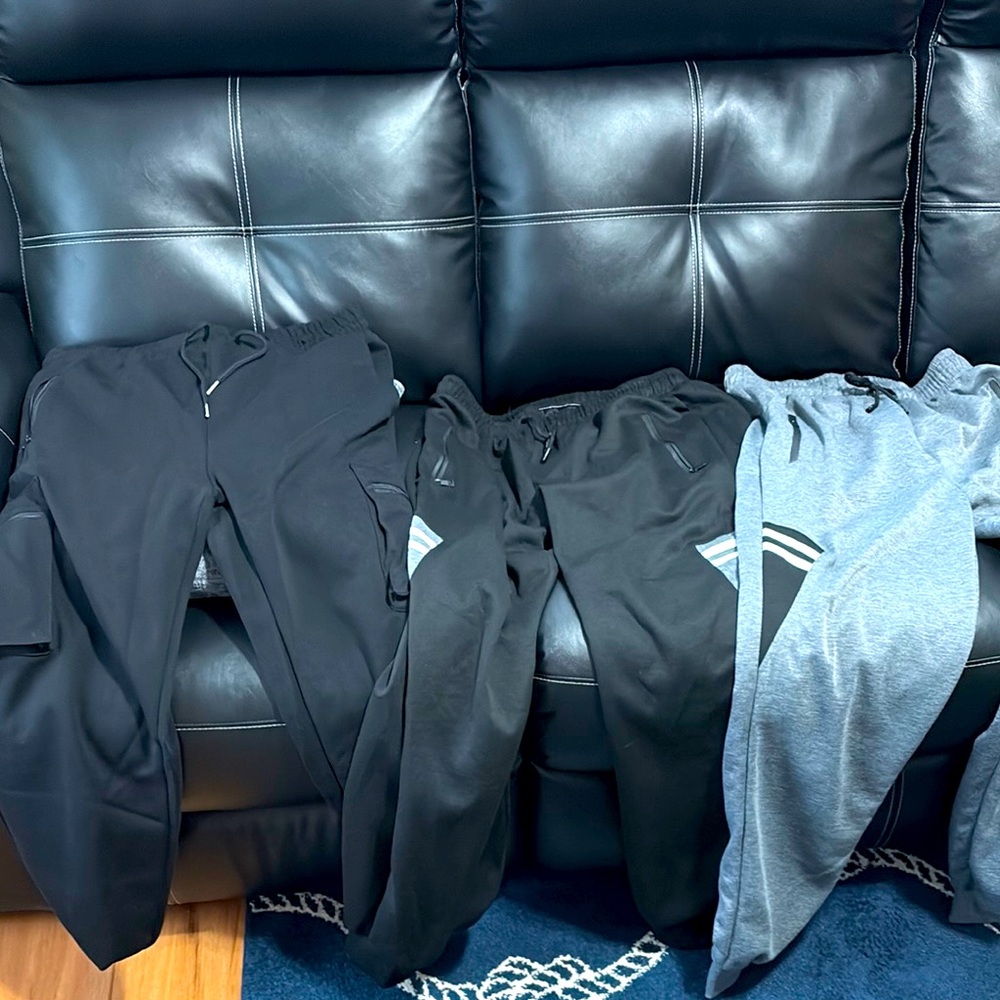 3 pairs of sweatpants with zipper up pockets xxl and xl